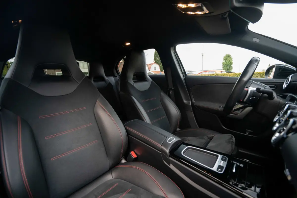 180 AMG Line Automaat | Navigatie | CarPlay | Facelift | Zwart | Vol opties | Inruil mogelijk