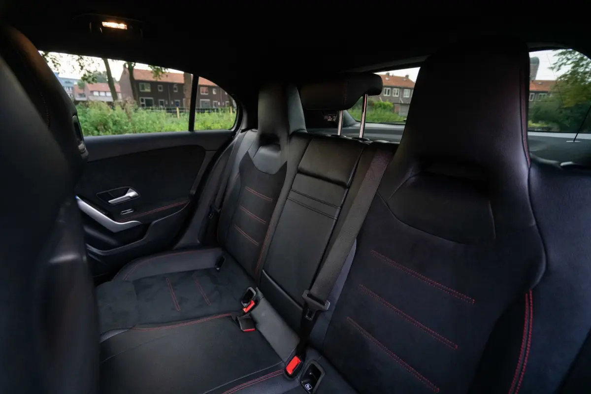180 AMG Line Automaat | Navigatie | CarPlay | Facelift | Zwart | Vol opties | Inruil mogelijk