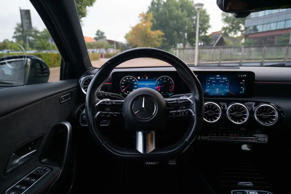 180 AMG Line Automaat | Navigatie | CarPlay | Facelift | Zwart | Vol opties | Inruil mogelijk