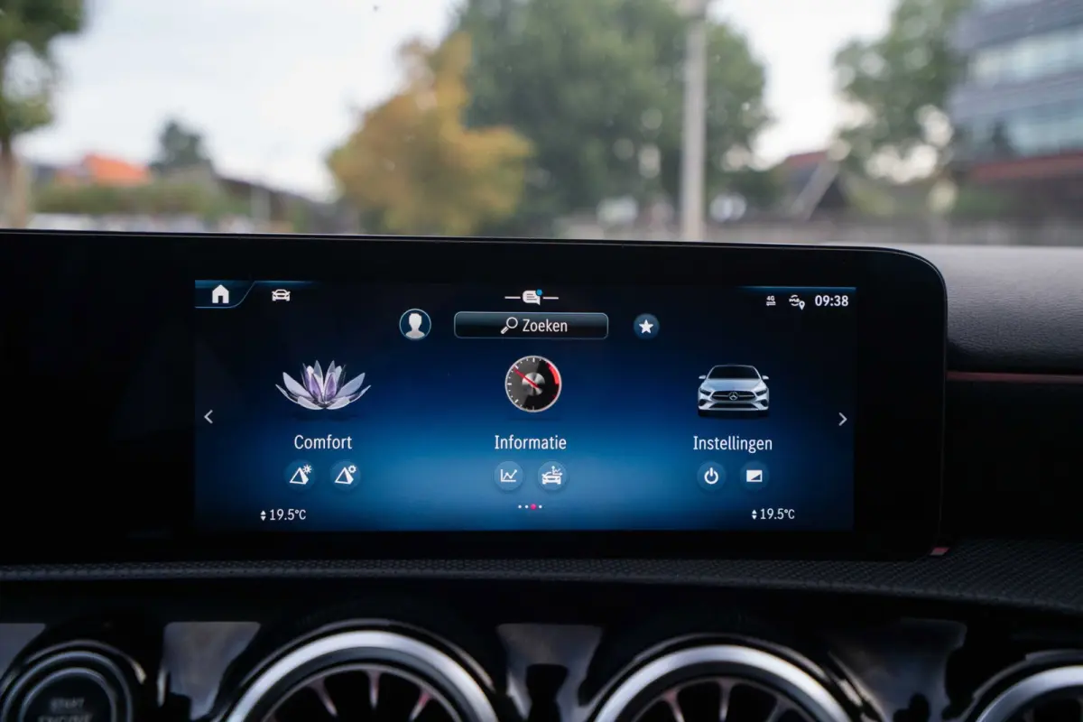 180 AMG Line Automaat | Navigatie | CarPlay | Facelift | Zwart | Vol opties | Inruil mogelijk