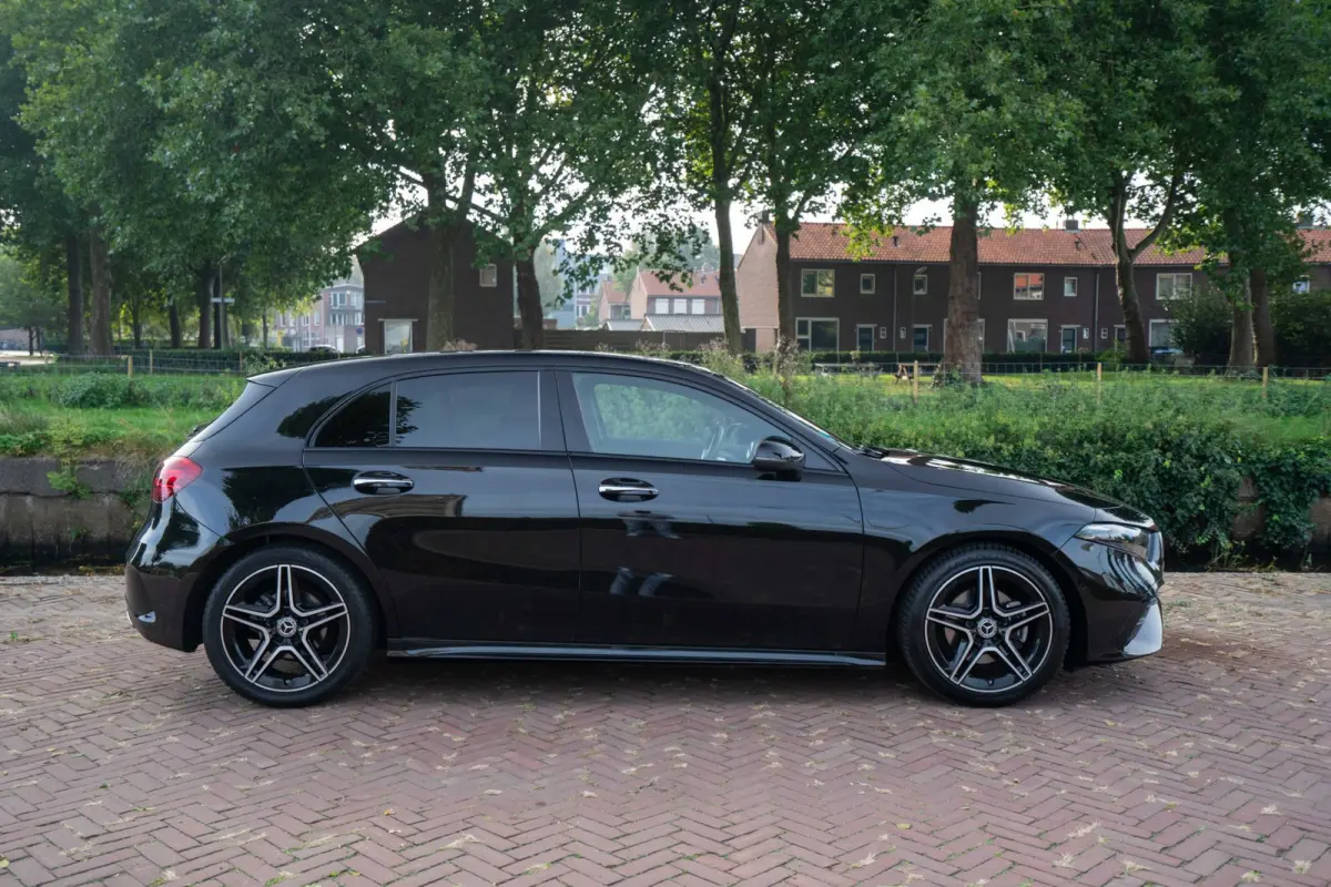 180 AMG Line Automaat | Navigatie | CarPlay | Facelift | Zwart | Vol opties | Inruil mogelijk