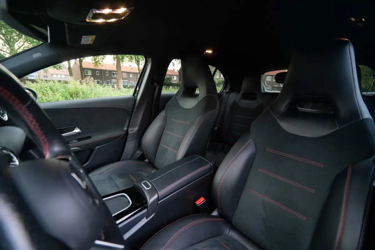 180 AMG Line Automaat | Navigatie | CarPlay | Facelift | Zwart | Vol opties | Inruil mogelijk