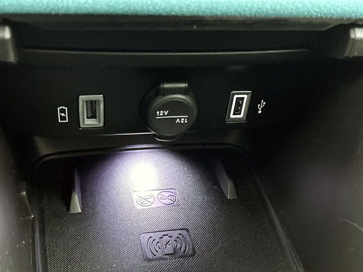 156pk La Prima 54 kWh Automaat ACCU 95% | 3 Fase | Elektrische Achterklep | Elektrische Bestuurdersstoel met Massage | Navigatie | Climate Control | Adaptieve Cruise Control | 18" LMV | Acht