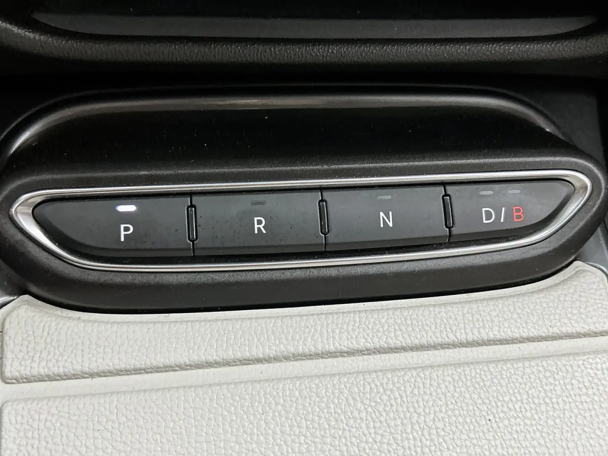 156pk La Prima 54 kWh Automaat ACCU 95% | 3 Fase | Elektrische Achterklep | Elektrische Bestuurdersstoel met Massage | Navigatie | Climate Control | Adaptieve Cruise Control | 18" LMV | Acht
