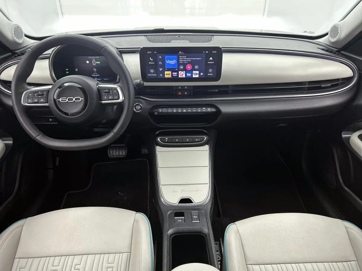 156pk La Prima 54 kWh Automaat ACCU 95% | 3 Fase | Elektrische Achterklep | Elektrische Bestuurdersstoel met Massage | Navigatie | Climate Control | Adaptieve Cruise Control | 18" LMV | Acht