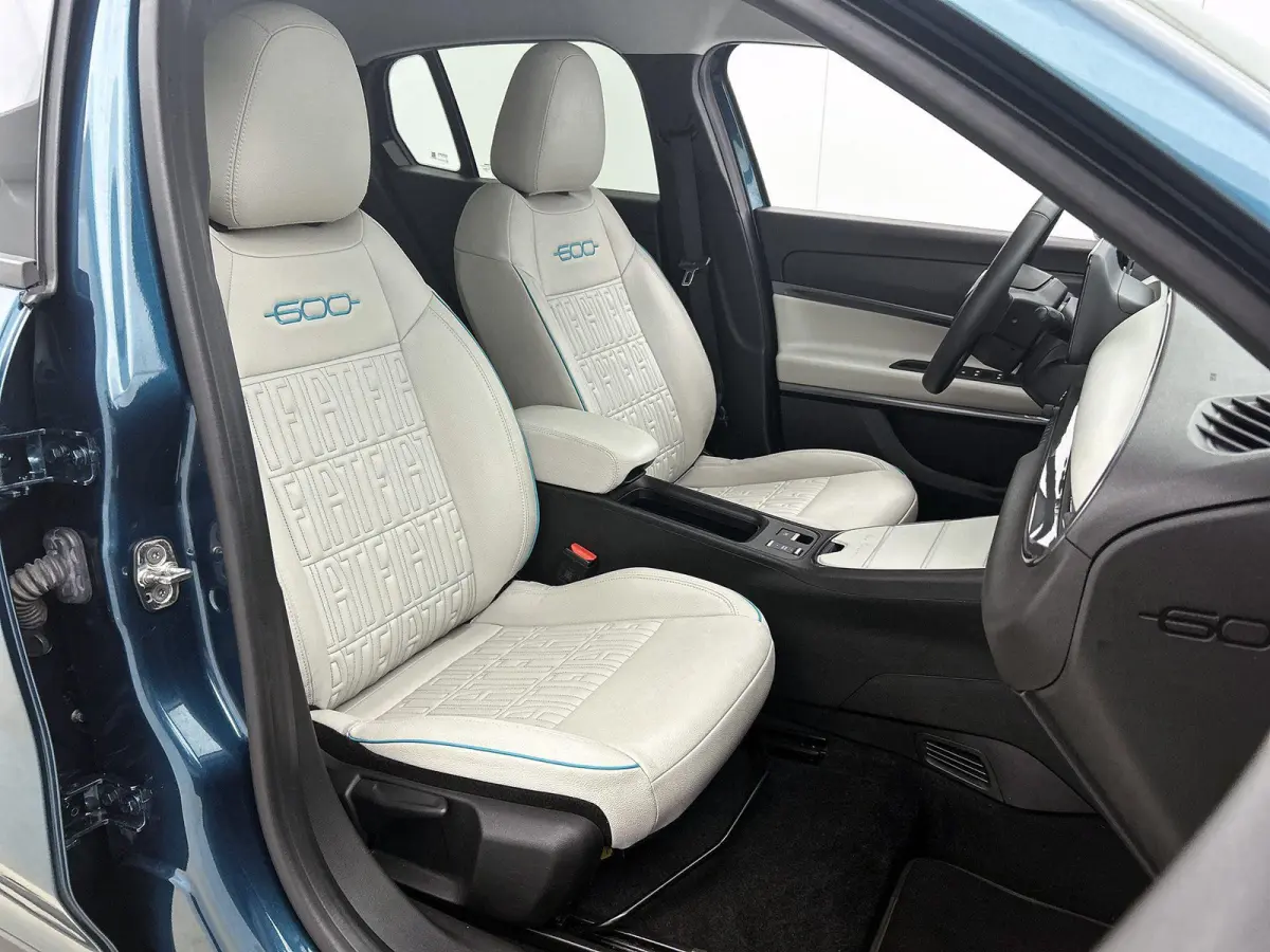 156pk La Prima 54 kWh Automaat ACCU 95% | 3 Fase | Elektrische Achterklep | Elektrische Bestuurdersstoel met Massage | Navigatie | Climate Control | Adaptieve Cruise Control | 18" LMV | Acht