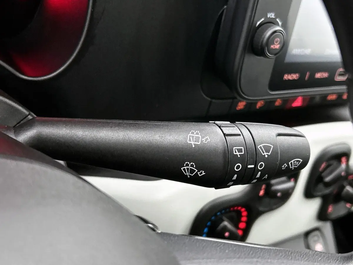 1.0 70pk Hybrid Cross | Apple Carplay/Android Auto | Cruise Control | Airco | Parkeersensoren | IsoFix |