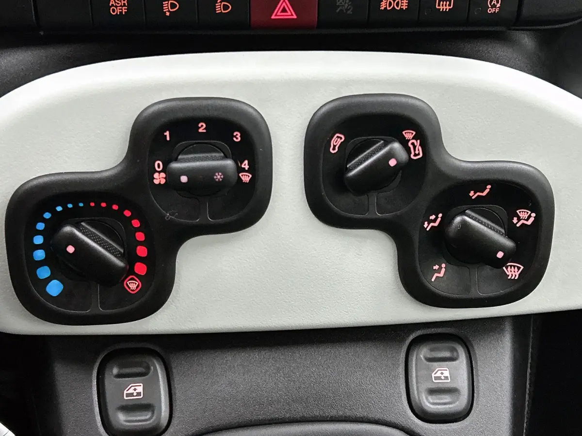 1.0 70pk Hybrid Cross | Apple Carplay/Android Auto | Cruise Control | Airco | Parkeersensoren | IsoFix |