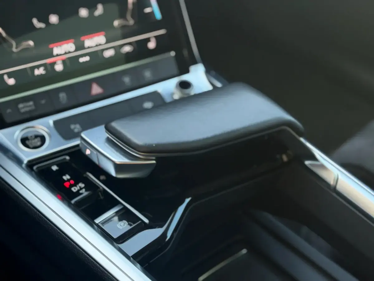 55 quattro S edition 95 kWh 94% SoH (Dealer OndH, Panorama, Matrix KopLampen, 360 Camera, Carplay, Etc)