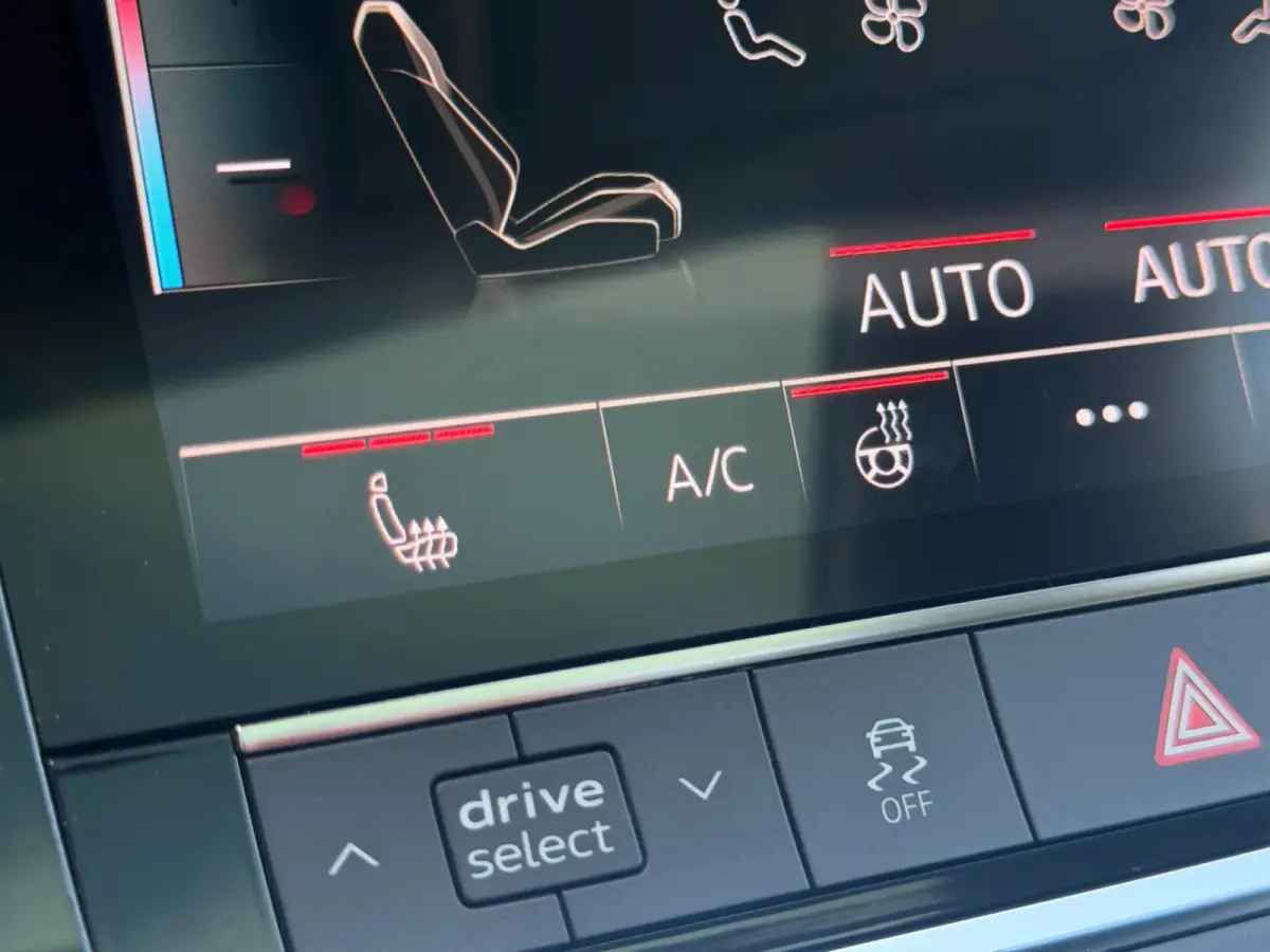55 quattro S edition 95 kWh 94% SoH (Dealer OndH, Panorama, Matrix KopLampen, 360 Camera, Carplay, Etc)