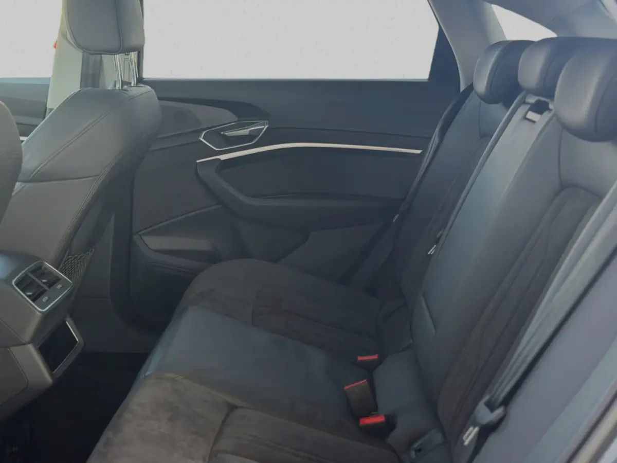 55 quattro S edition 95 kWh 94% SoH (Dealer OndH, Panorama, Matrix KopLampen, 360 Camera, Carplay, Etc)