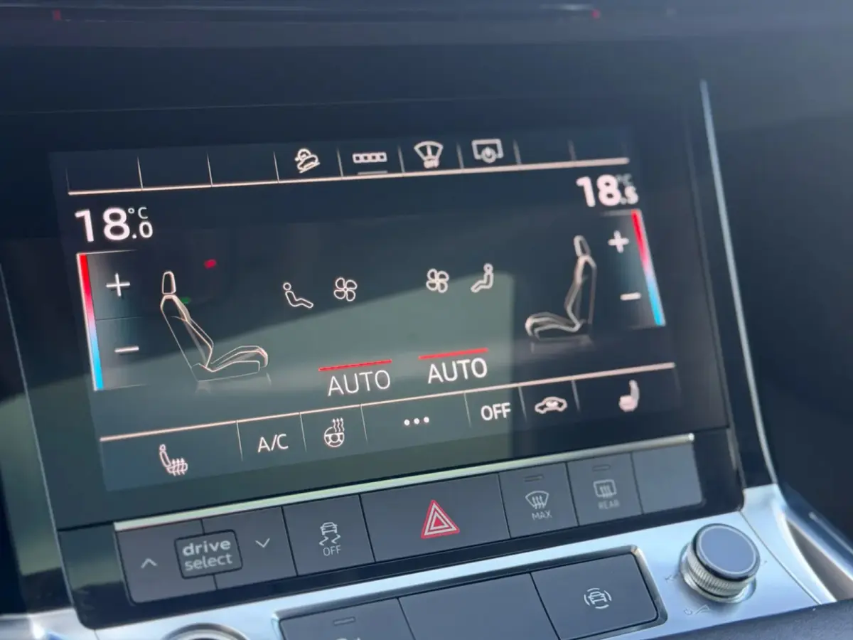 55 quattro S edition 95 kWh 94% SoH (Dealer OndH, Panorama, Matrix KopLampen, 360 Camera, Carplay, Etc)