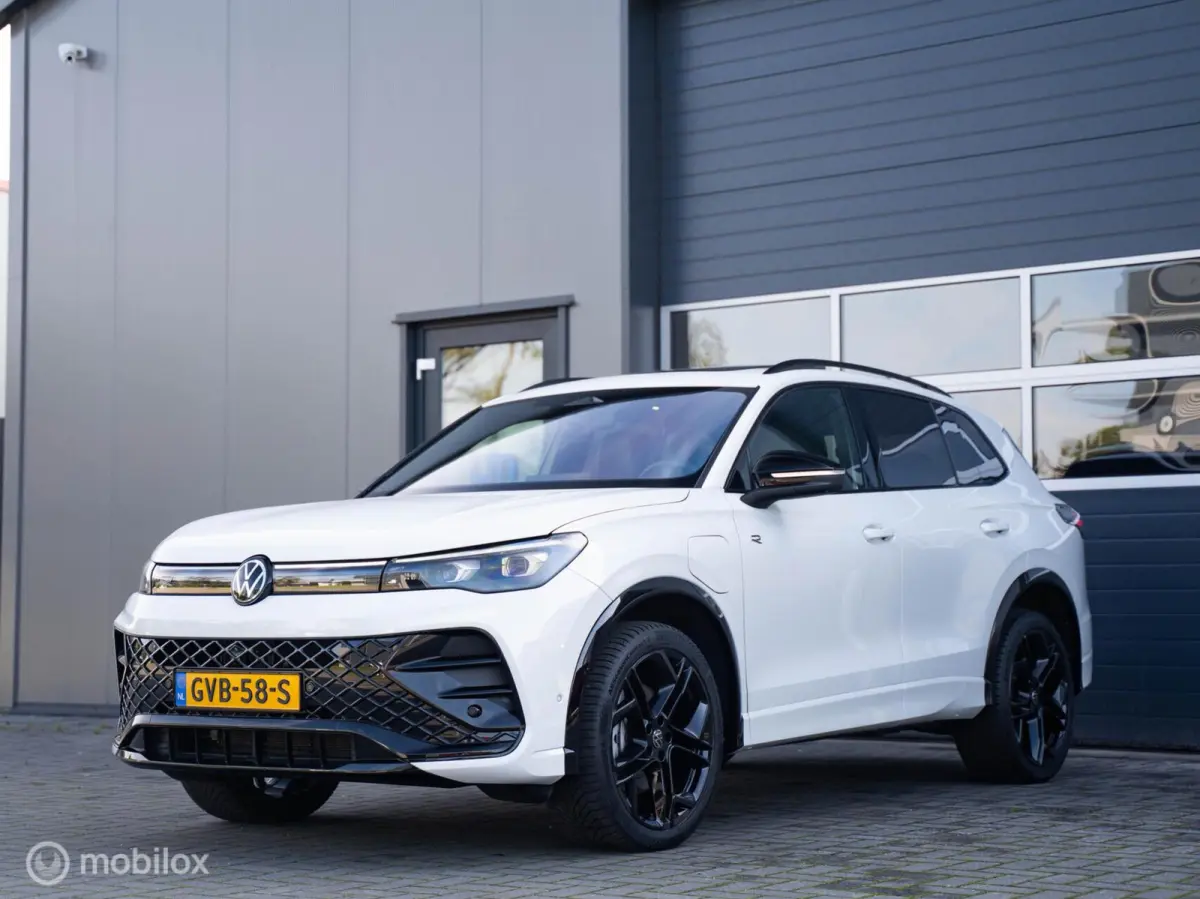 1.5 eHybrid R-Line Pano/HUD/ zeer compleet