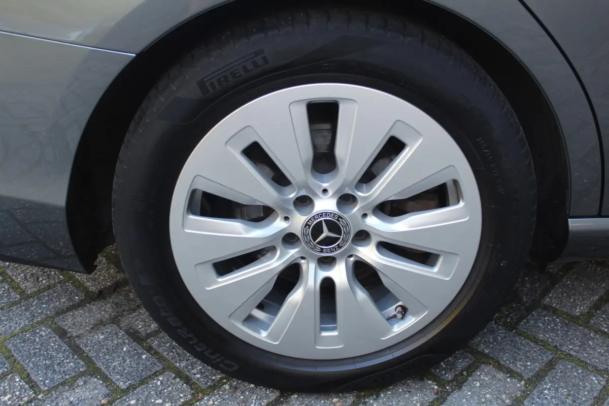 200 d Business Line 163PK | BTW-Auto | Climate Control | Camera | Stoelverwarming | Cruise Control