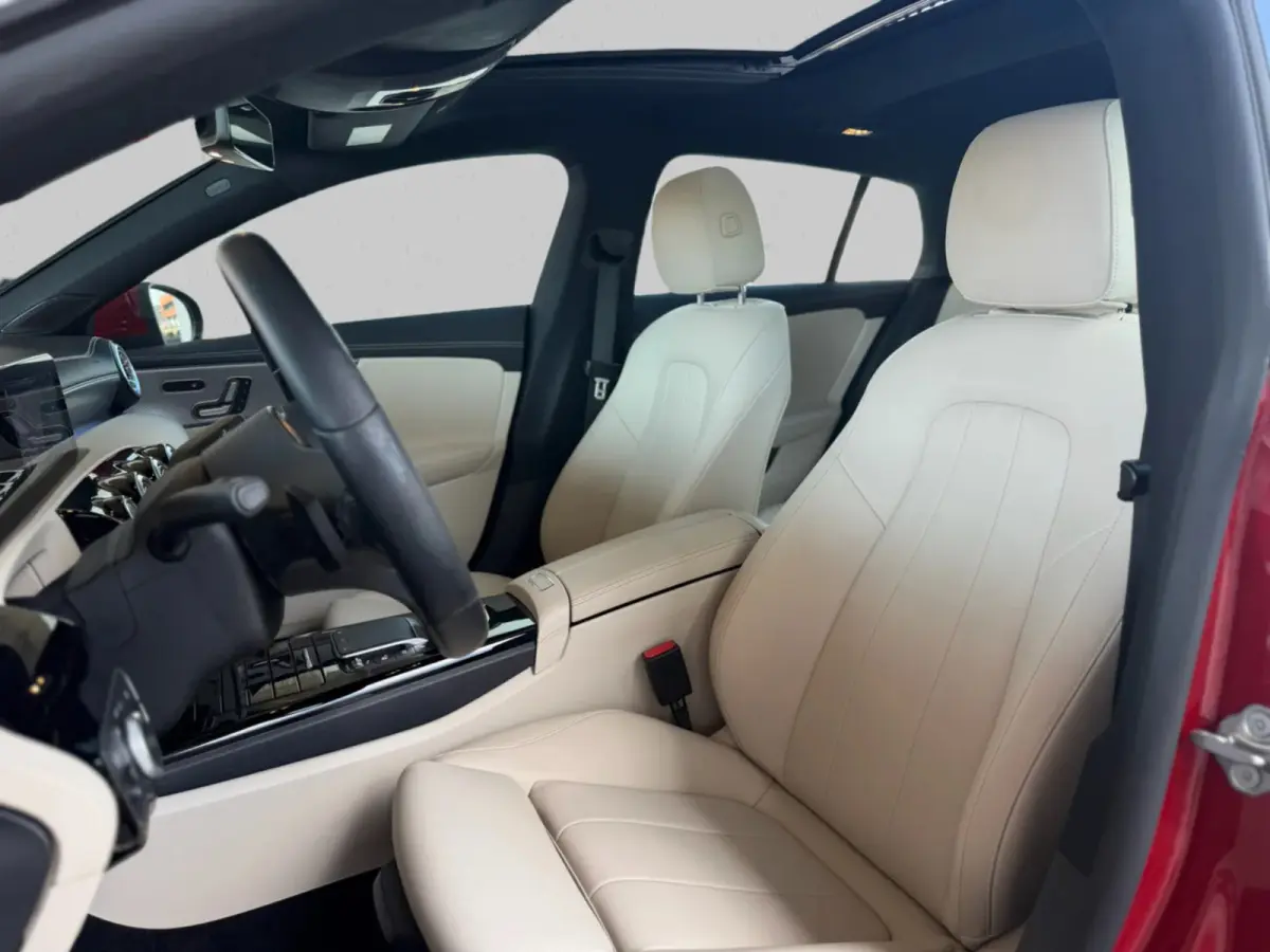 250e Solution AMG Limited (NL-auto, Goed OnderH, Panorama, SfeerV, Carplay, Lane Assist)