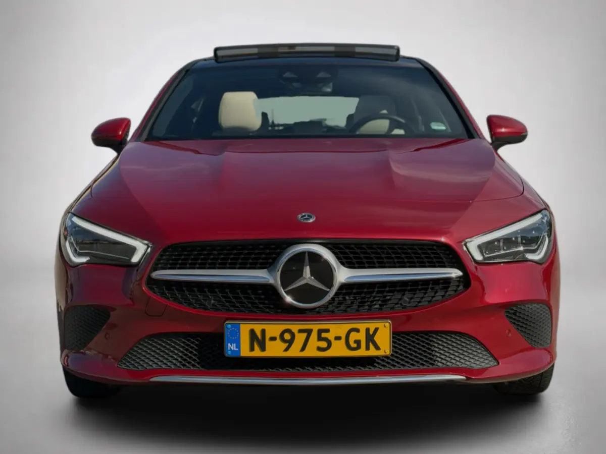 250e Solution AMG Limited (NL-auto, Goed OnderH, Panorama, SfeerV, Carplay, Lane Assist)