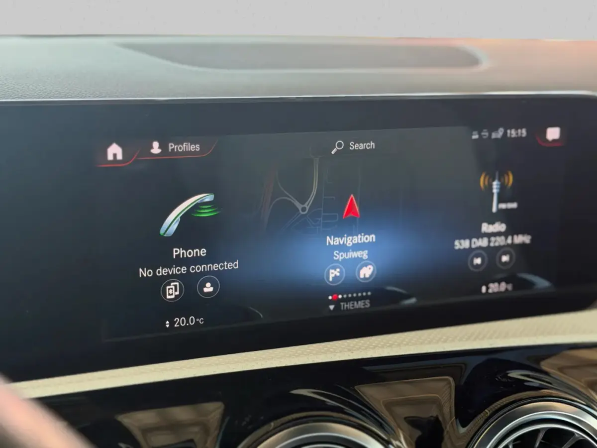 250e Solution AMG Limited (NL-auto, Goed OnderH, Panorama, SfeerV, Carplay, Lane Assist)