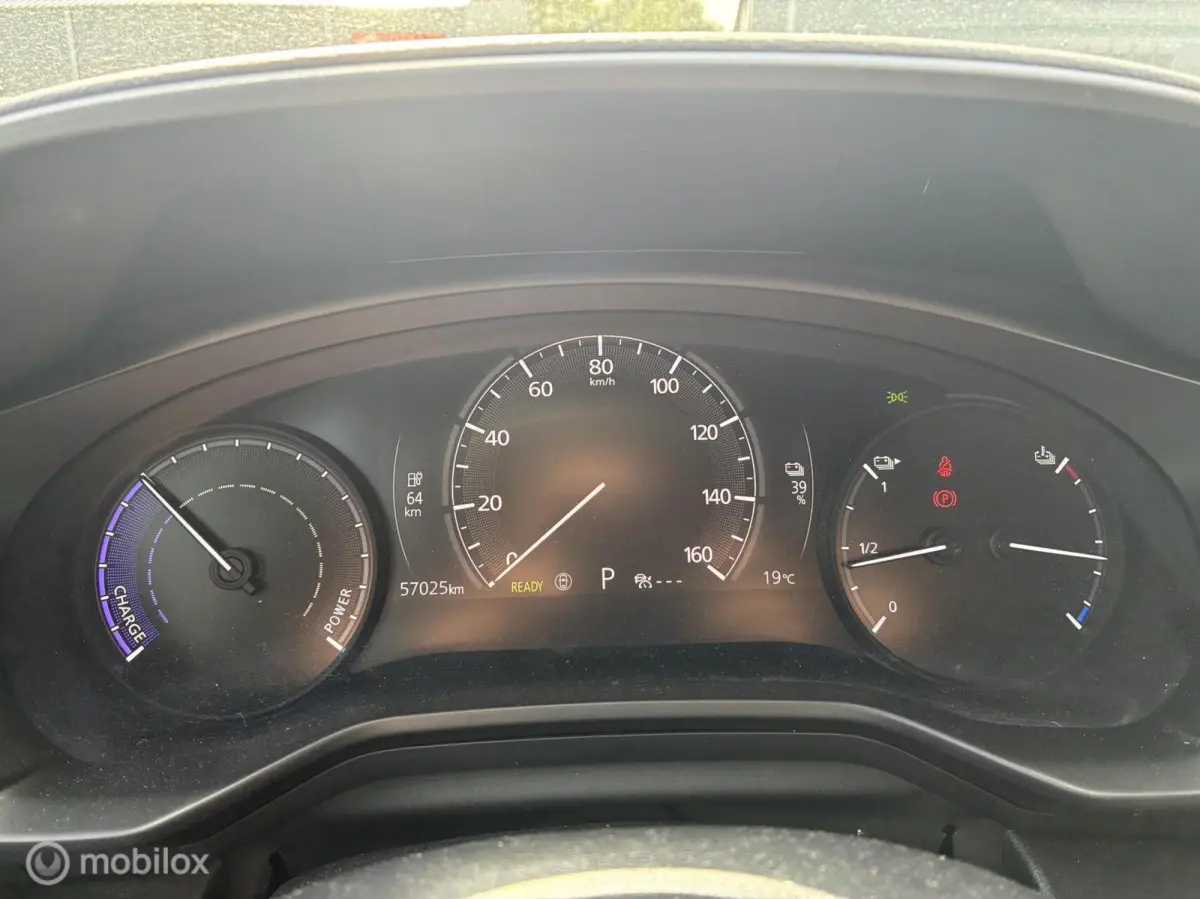 e-SkyActiv 145 First Edition 36 kWh | SOH 92,5% | HUD | Camera | Stoelverwarming