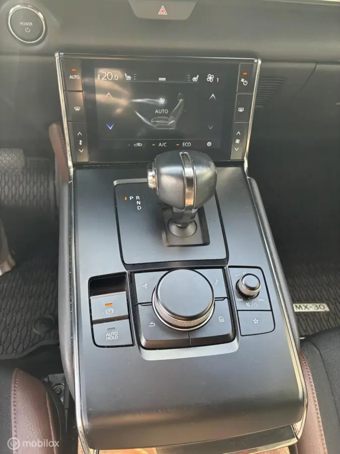 e-SkyActiv 145 First Edition 36 kWh | SOH 92,5% | HUD | Camera | Stoelverwarming