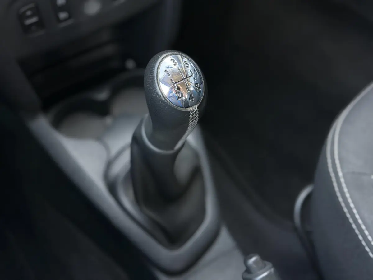 0.9 TCe 10th Anniversary 90PK | 1e Eigenaar | Volledig Dealeronderhouden! | NL AUTO | NAP | Afneembare Trekhaak | Airco | Parkeersensoren | Navigatie | Cruise Control | 2 Sleutels |