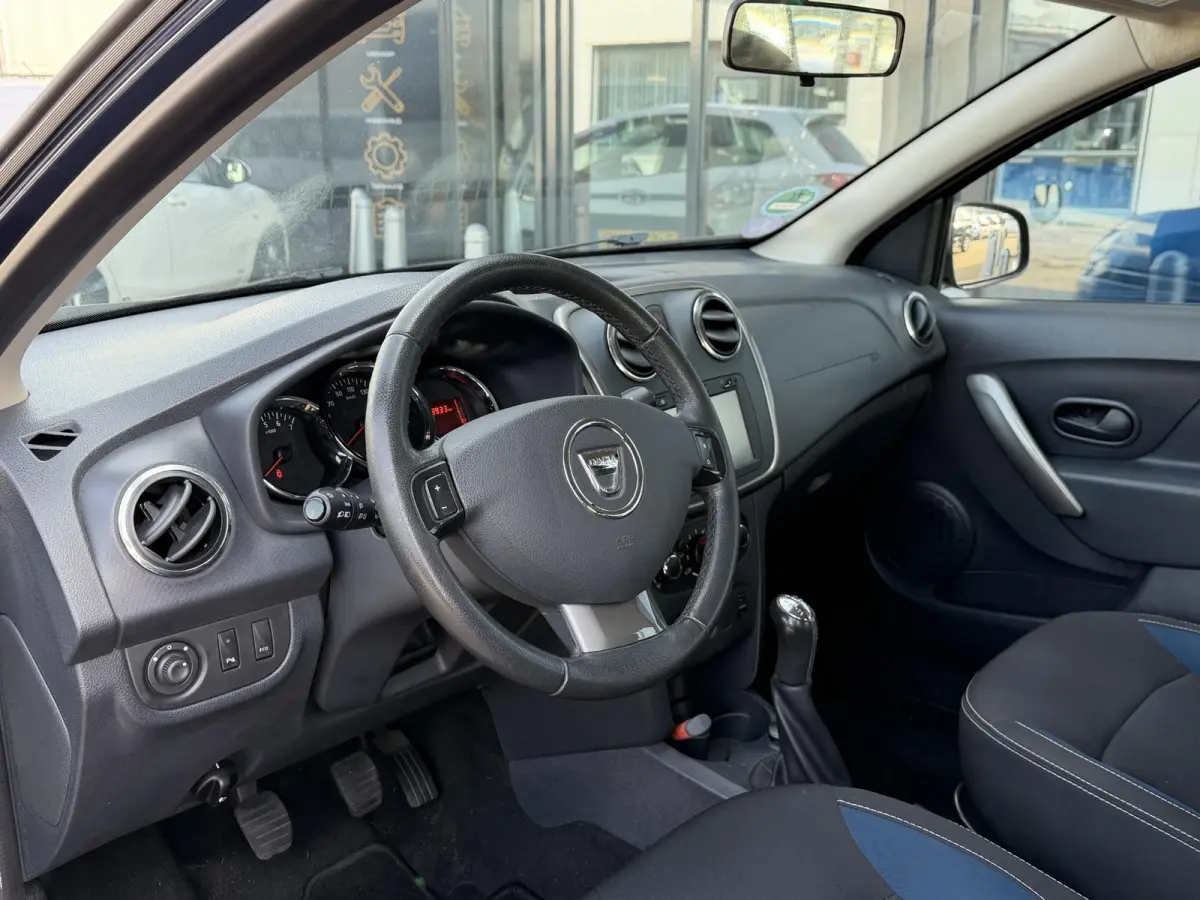 0.9 TCe 10th Anniversary 90PK | 1e Eigenaar | Volledig Dealeronderhouden! | NL AUTO | NAP | Afneembare Trekhaak | Airco | Parkeersensoren | Navigatie | Cruise Control | 2 Sleutels |