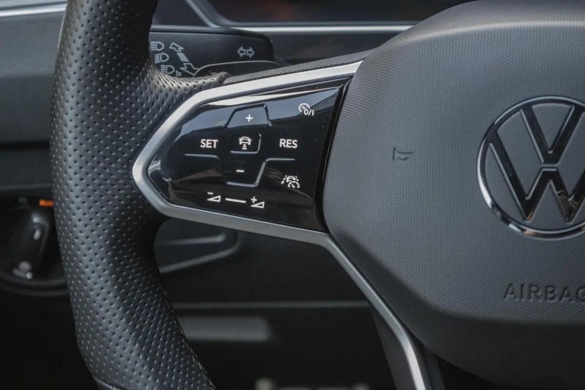 1.4 TSI eHybrid R-Line | IQ-LIGHT | ACC | CARPLAY |