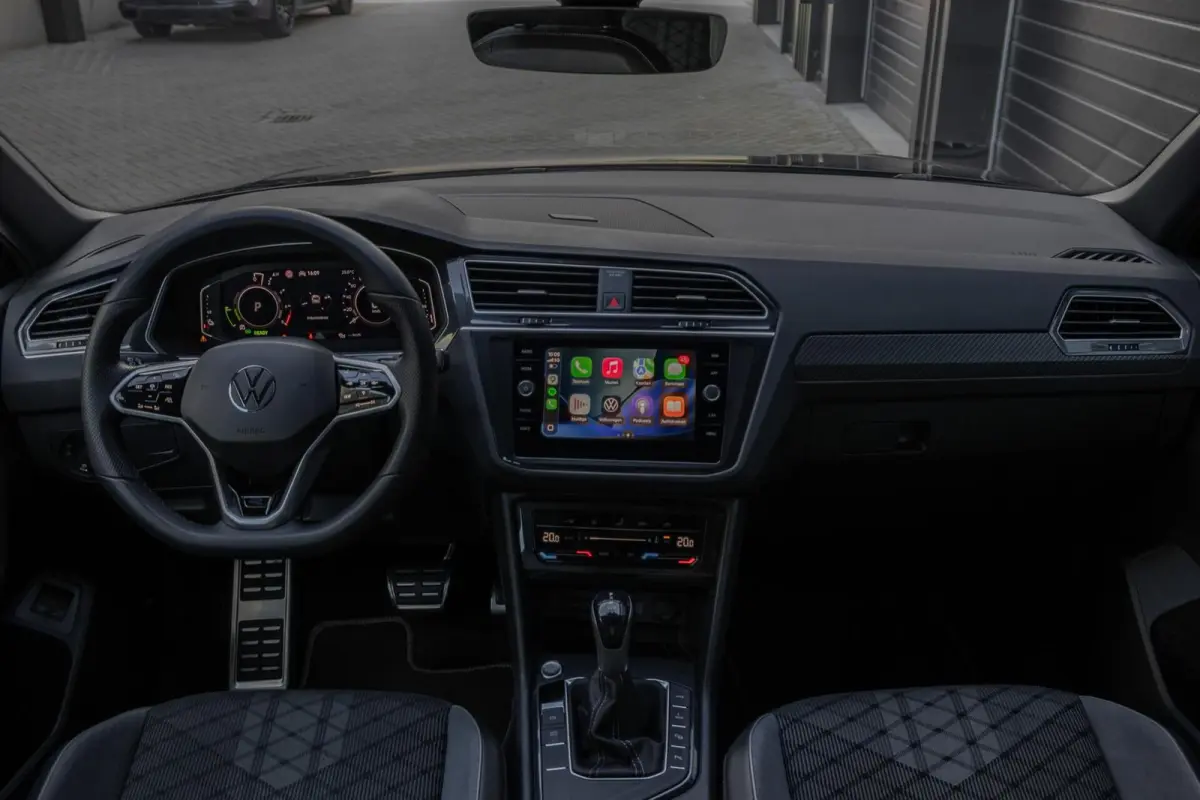 1.4 TSI eHybrid R-Line | IQ-LIGHT | ACC | CARPLAY |