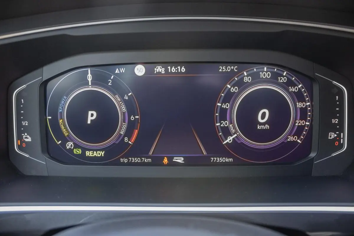 1.4 TSI eHybrid R-Line | IQ-LIGHT | ACC | CARPLAY |