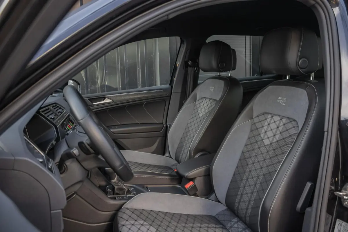 1.4 TSI eHybrid R-Line | IQ-LIGHT | ACC | CARPLAY |
