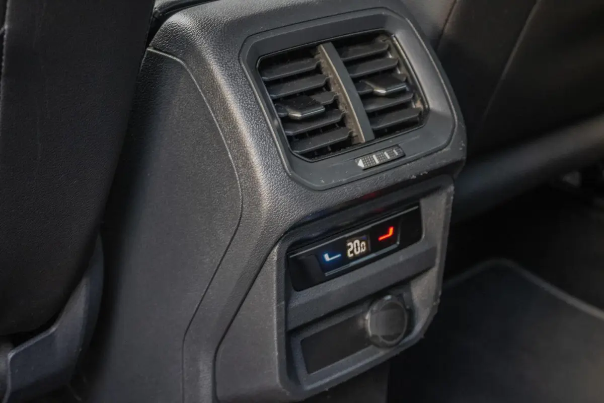 1.4 TSI eHybrid R-Line | IQ-LIGHT | ACC | CARPLAY |