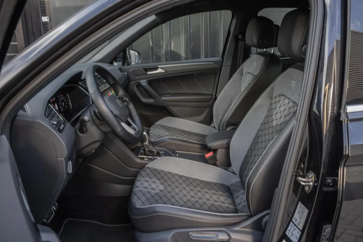 1.4 TSI eHybrid R-Line | IQ-LIGHT | ACC | CARPLAY |