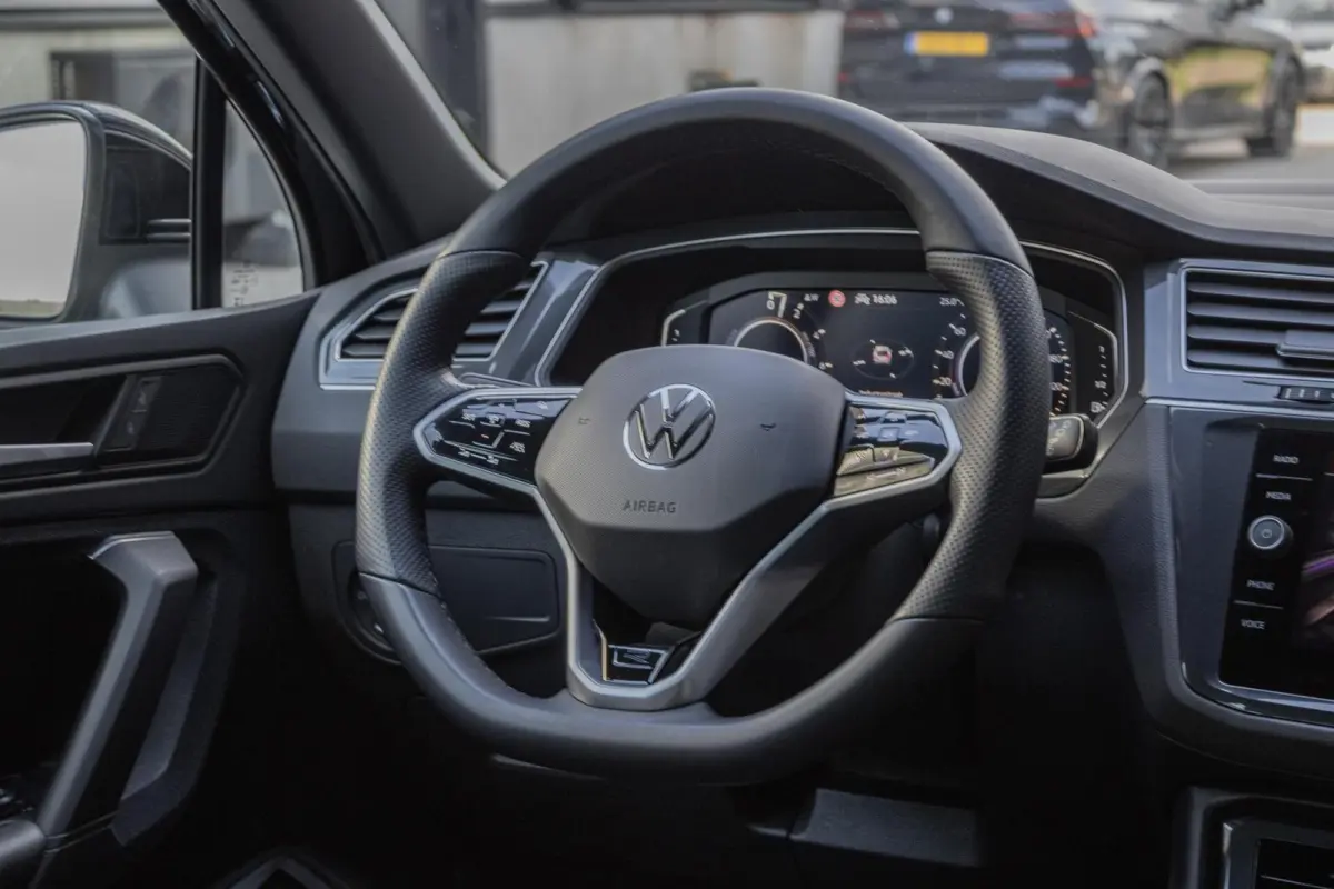 1.4 TSI eHybrid R-Line | IQ-LIGHT | ACC | CARPLAY |