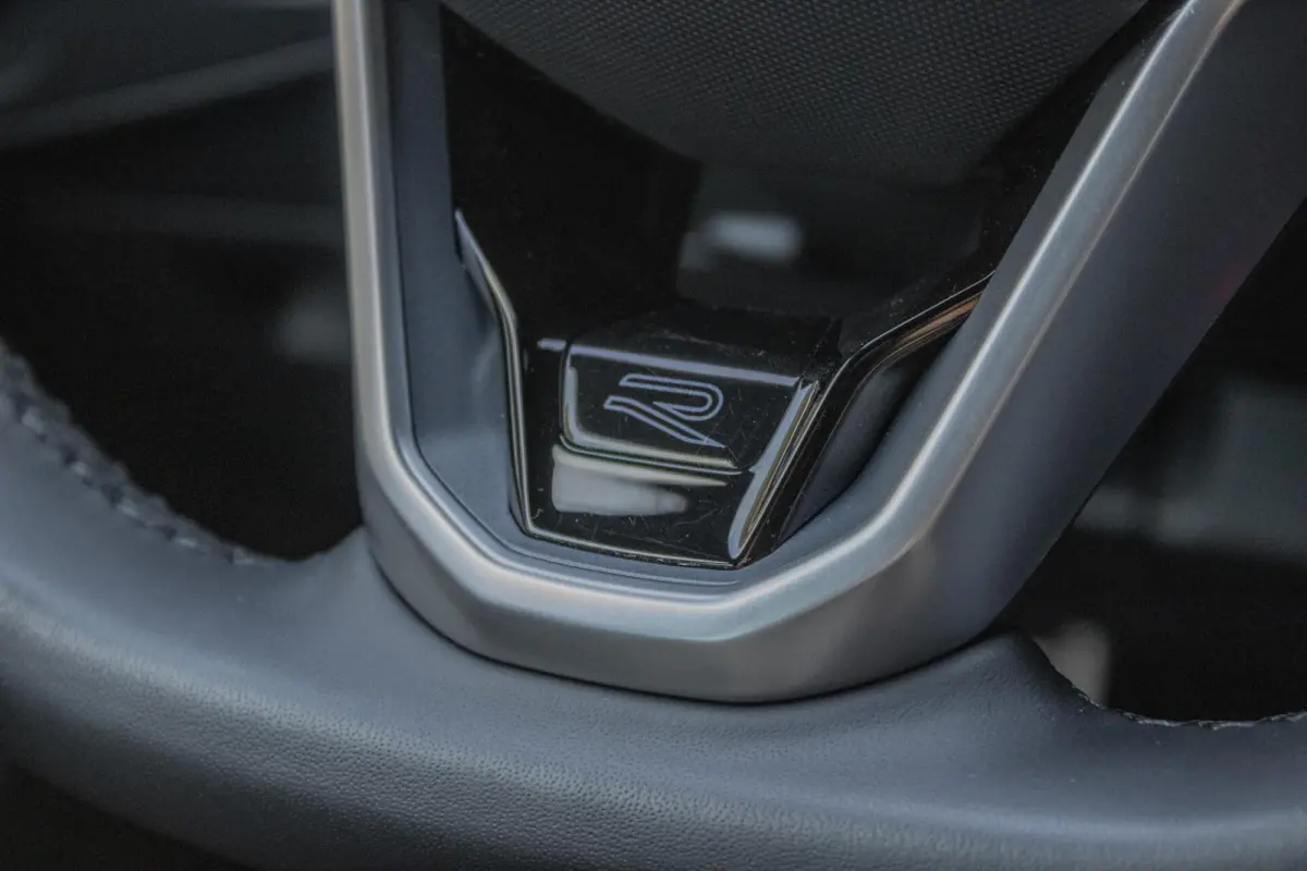 1.4 TSI eHybrid R-Line | IQ-LIGHT | ACC | CARPLAY |