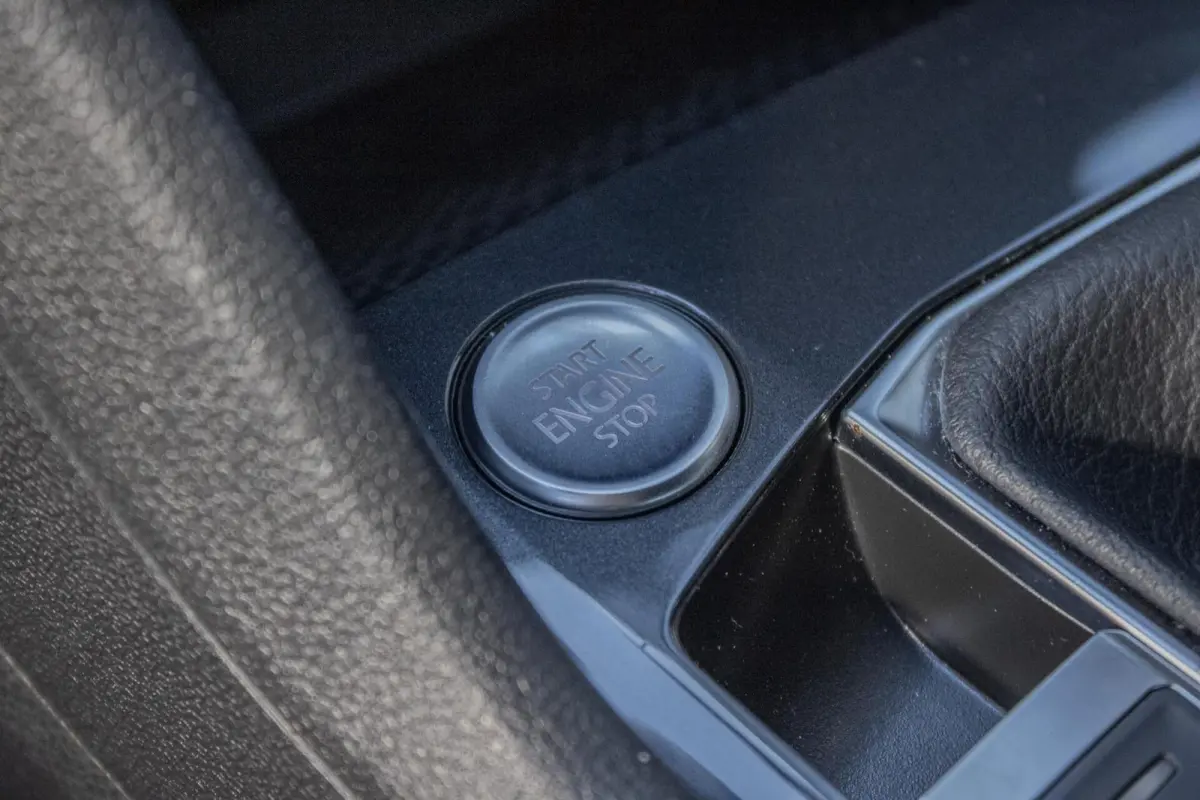 1.4 TSI eHybrid R-Line | IQ-LIGHT | ACC | CARPLAY |