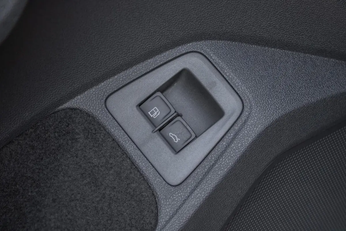 1.4 TSI eHybrid R-Line | IQ-LIGHT | ACC | CARPLAY |