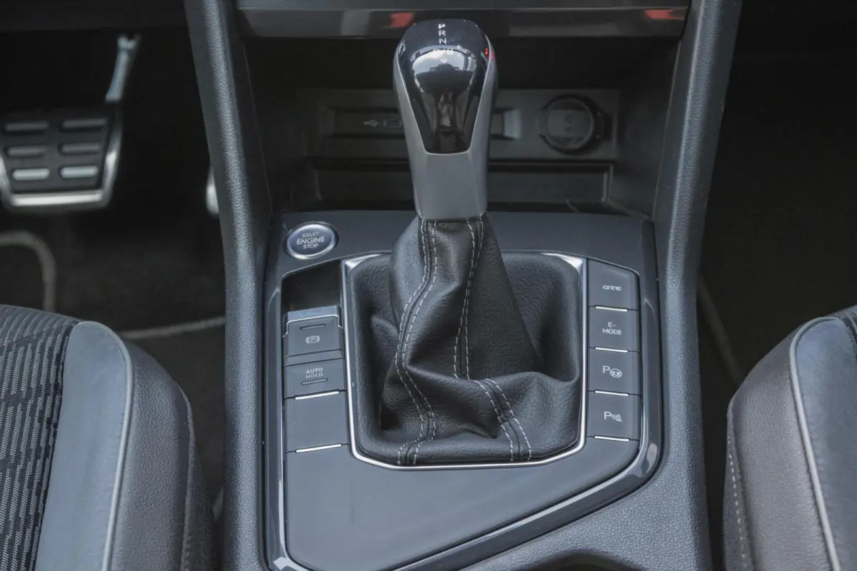 1.4 TSI eHybrid R-Line | IQ-LIGHT | ACC | CARPLAY |