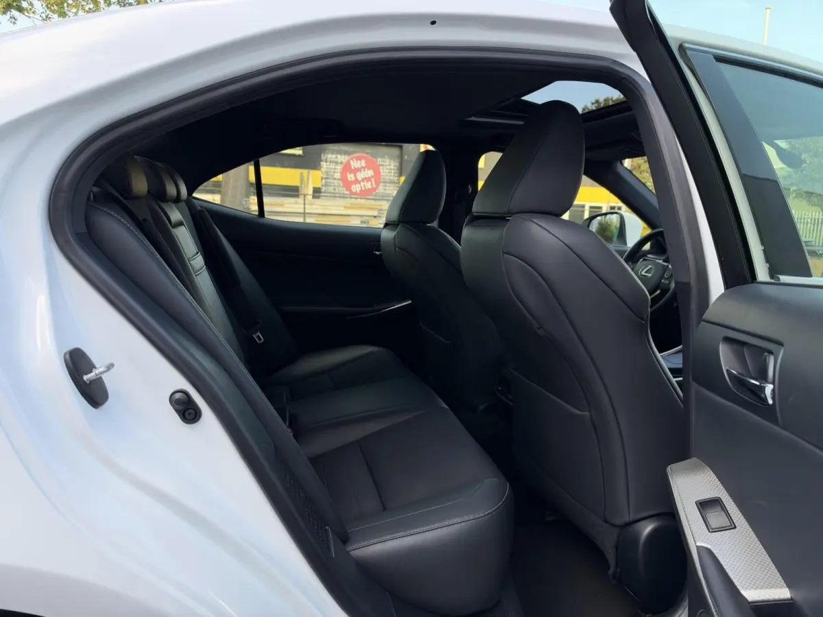 300h F Sport Edition - UNIEK/NAVI/CAMERA/LEER/NAP