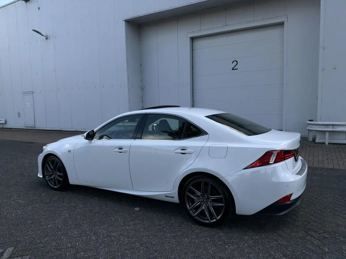 300h F Sport Edition - UNIEK/NAVI/CAMERA/LEER/NAP