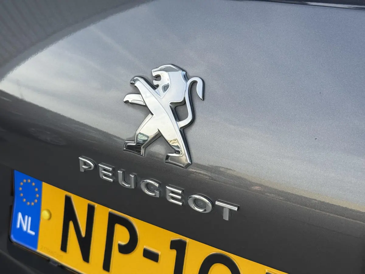 1.2 PureTech Style 2e Eigenaar|Clima|Cruise|Trekhaak|Navi|Elek ramen|Lm velgen|Nieuwe APK bij aflevering
