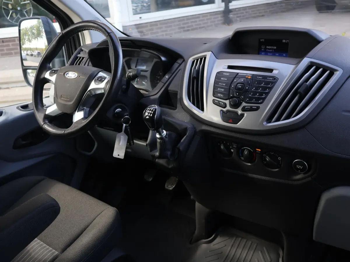 330 2.0 TDCI 130 PK L2H2 DUBBEL CABINE 5-PERS. *85.969 KM* | EURO 6 | TREKHAAK 2650 KG | LMV