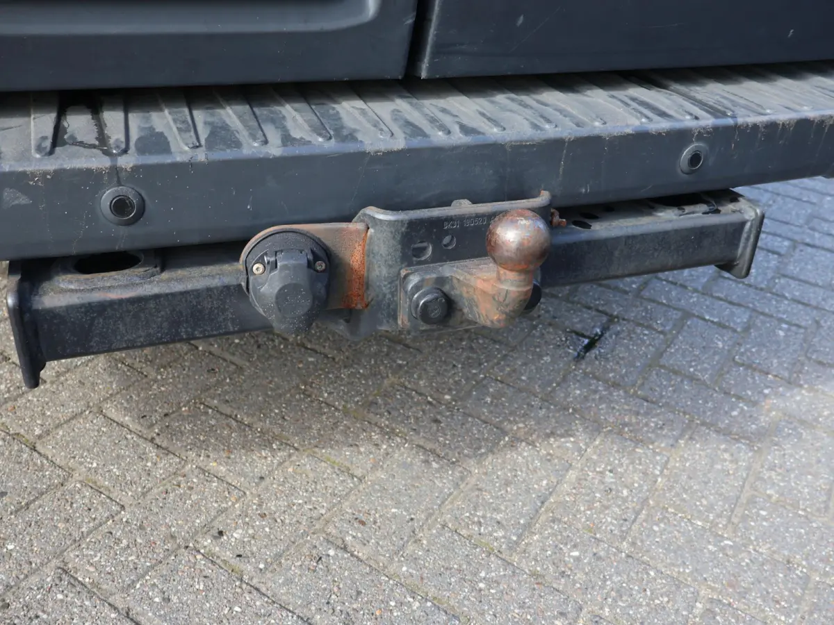 330 2.0 TDCI 130 PK L2H2 DUBBEL CABINE 5-PERS. *85.969 KM* | EURO 6 | TREKHAAK 2650 KG | LMV