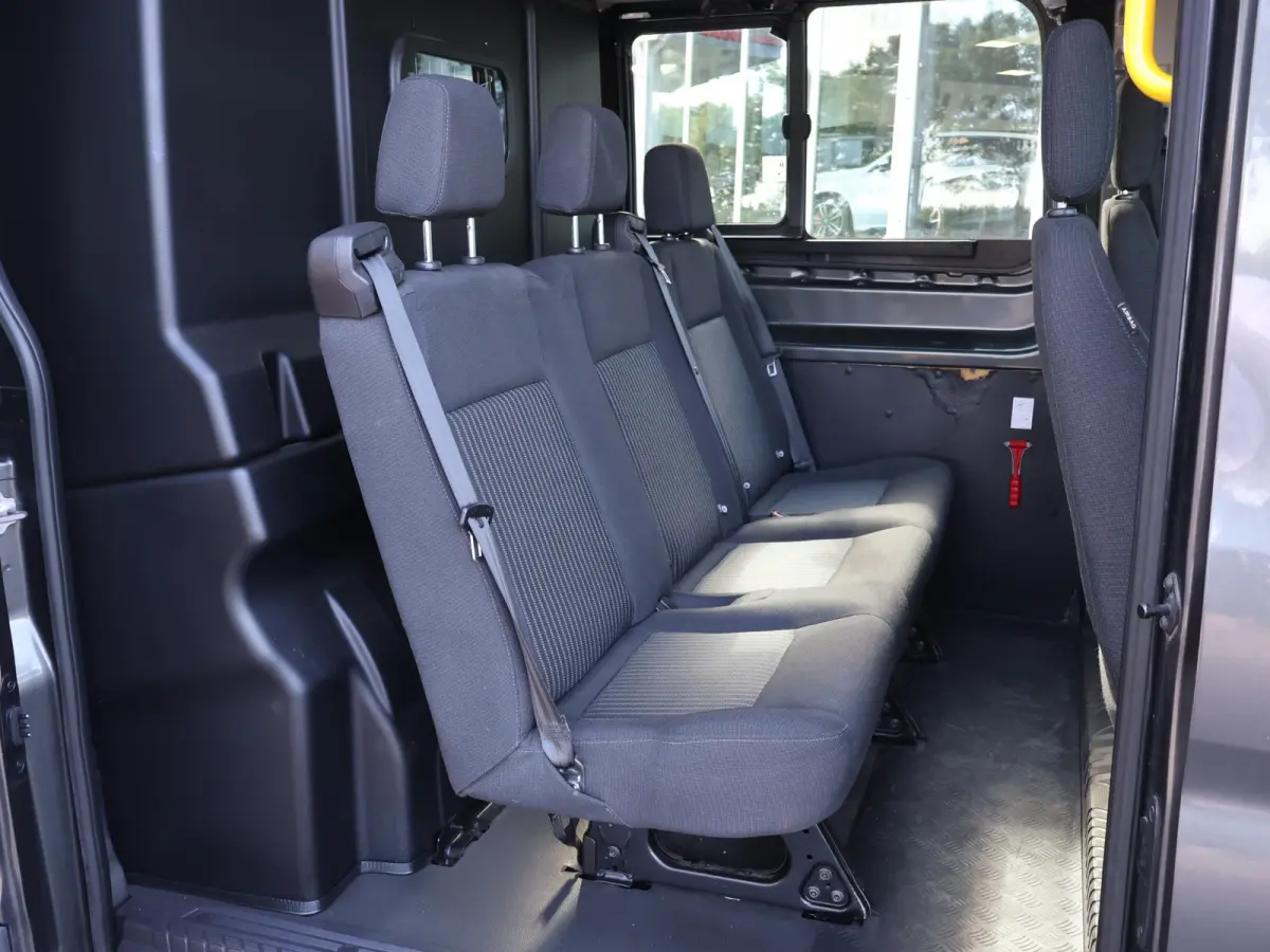 330 2.0 TDCI 130 PK L2H2 DUBBEL CABINE 5-PERS. *85.969 KM* | EURO 6 | TREKHAAK 2650 KG | LMV