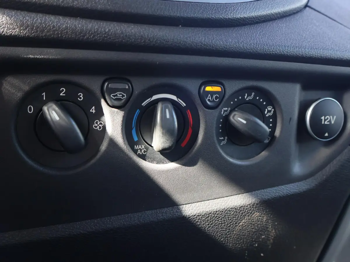 330 2.0 TDCI 130 PK L2H2 DUBBEL CABINE 5-PERS. *85.969 KM* | EURO 6 | TREKHAAK 2650 KG | LMV