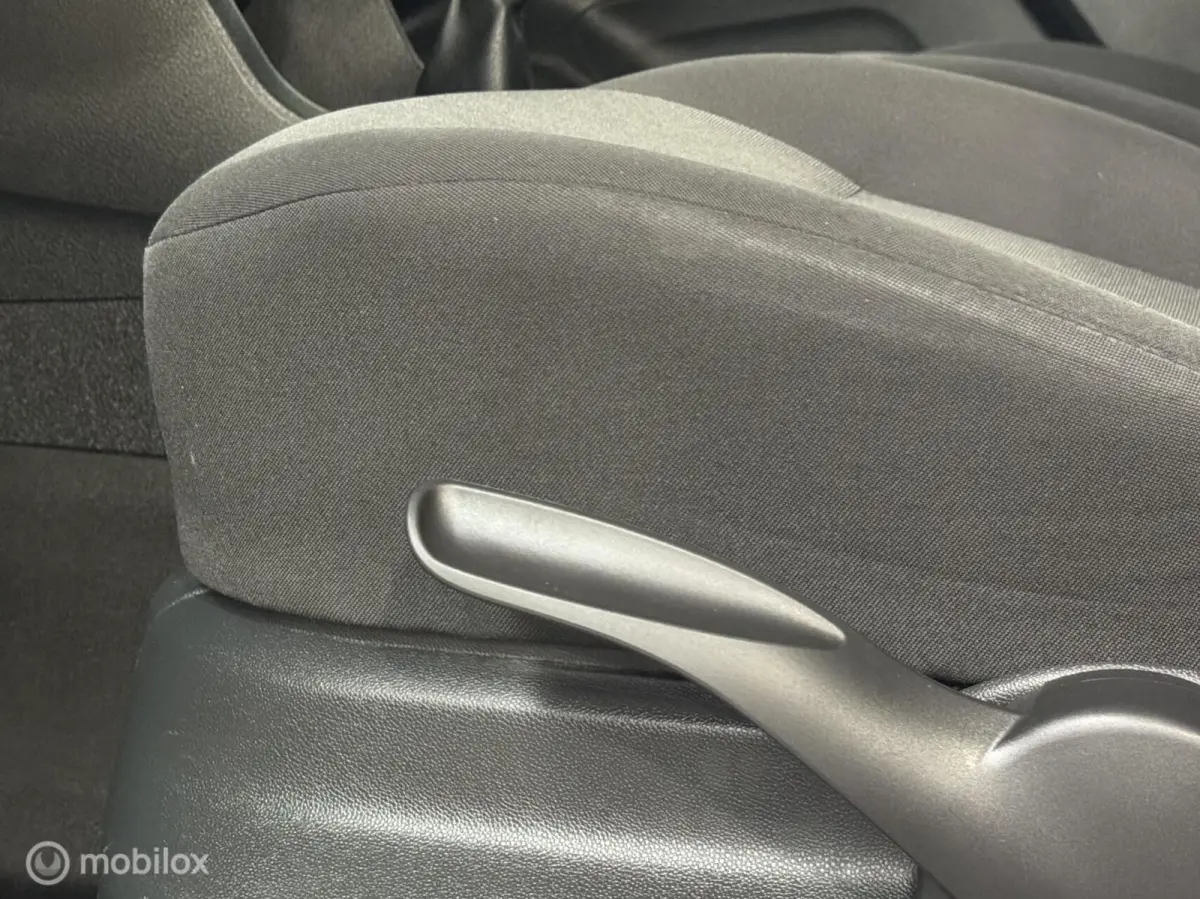 2.0 TDI Econ. Business [ NAP airco Bluetooth ]
