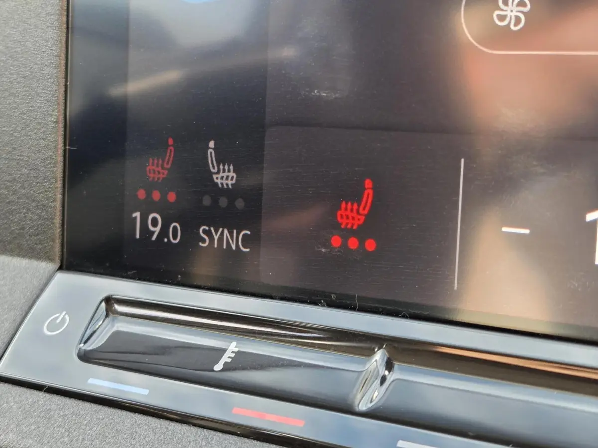 2.0 TDI Style Automaat | Virtual / Carplay / Camera / LED / Keyless / Bumpers in kleur | Zéér luxe!