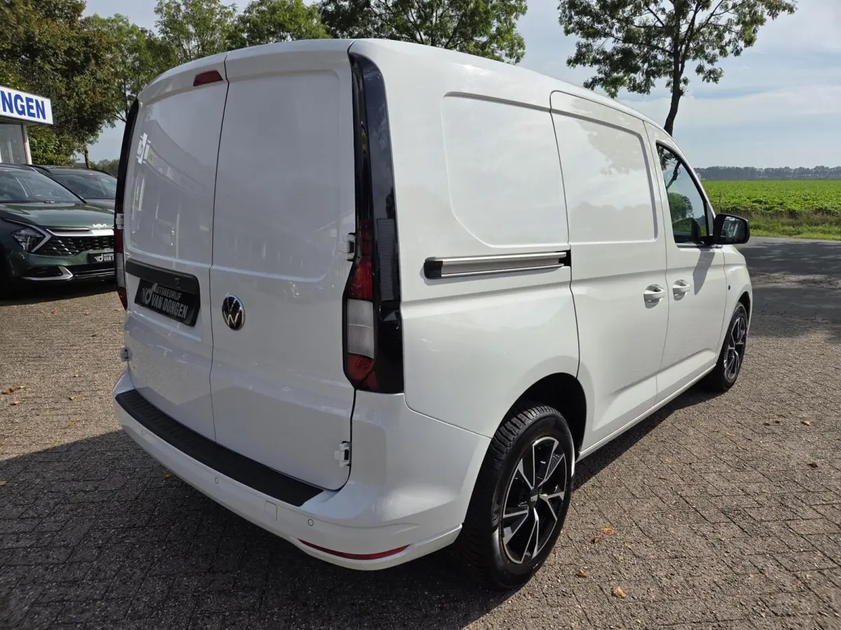 2.0 TDI Style Automaat | Virtual / Carplay / Camera / LED / Keyless / Bumpers in kleur | Zéér luxe!