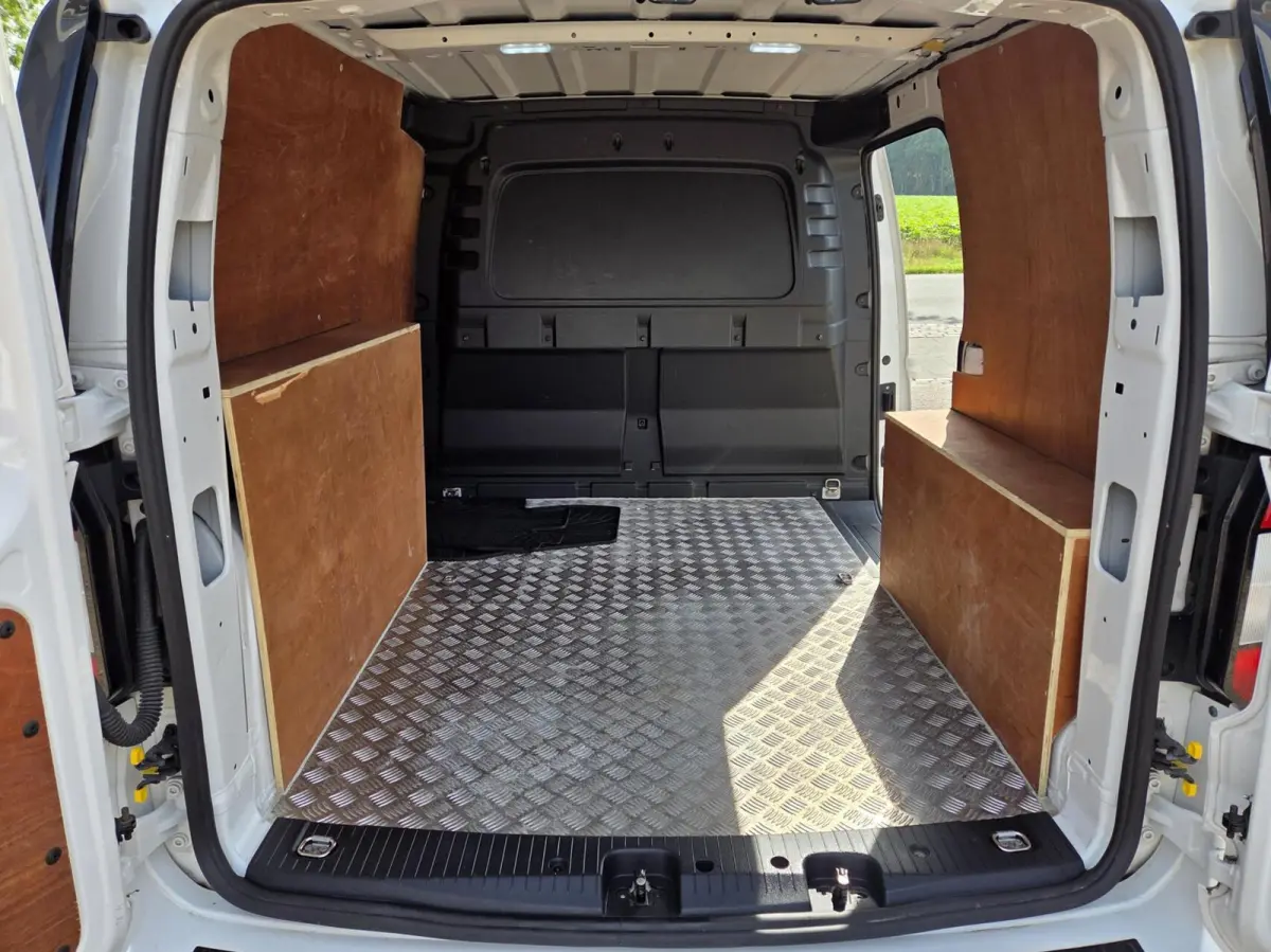 2.0 TDI Style Automaat | Virtual / Carplay / Camera / LED / Keyless / Bumpers in kleur | Zéér luxe!