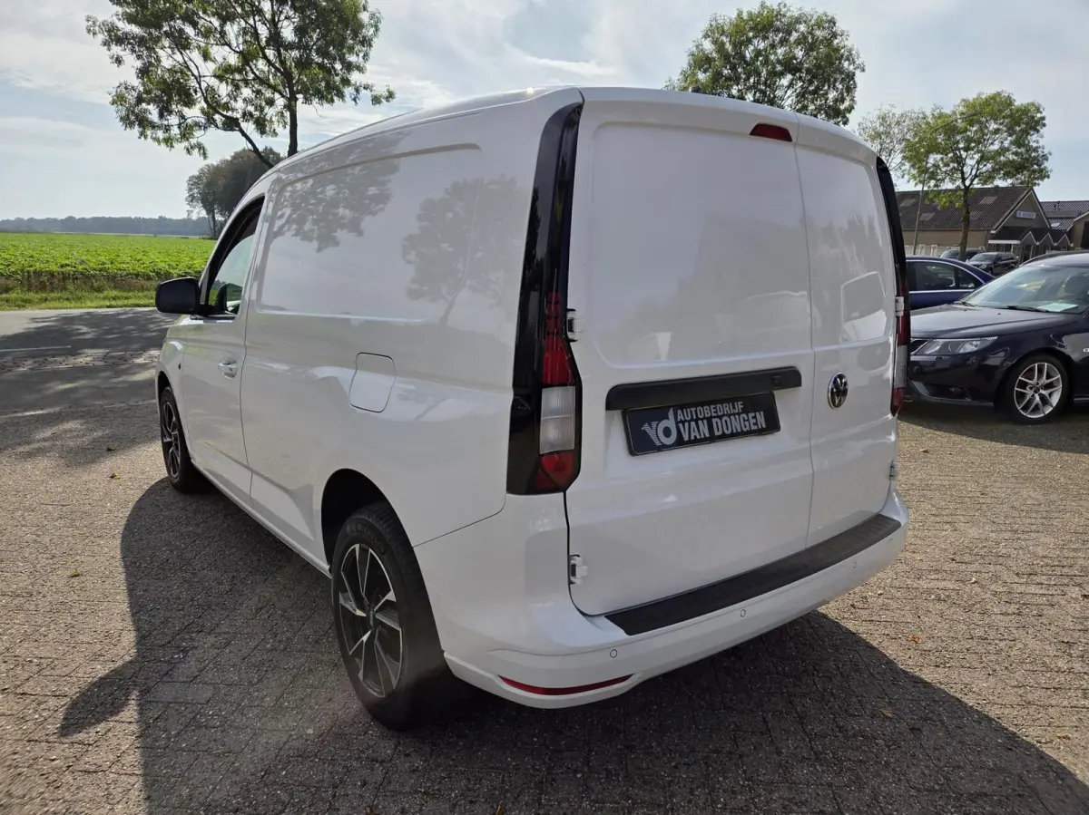 2.0 TDI Style Automaat | Virtual / Carplay / Camera / LED / Keyless / Bumpers in kleur | Zéér luxe!