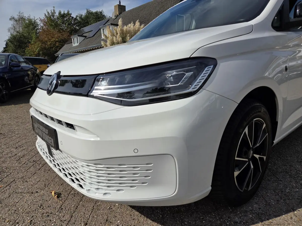 2.0 TDI Style Automaat | Virtual / Carplay / Camera / LED / Keyless / Bumpers in kleur | Zéér luxe!