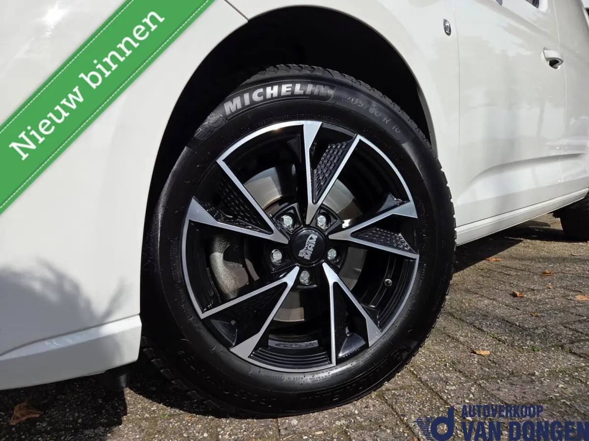2.0 TDI Style Automaat | Virtual / Carplay / Camera / LED / Keyless / Bumpers in kleur | Zéér luxe!